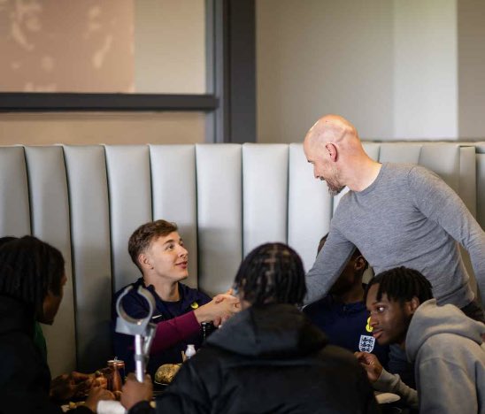 👀 Ten Hag gave handshakes to all the youth players. Is he sending goodbye messages?