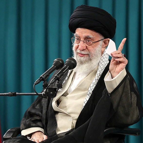 🚨🇮🇷🇮🇱 IRAN MOCKS ENEMY: "There's been no airstrike in Isfahan or other parts of the country. They only made a failed and humiliating attempt to fly quadcopters, and they were all shot down."