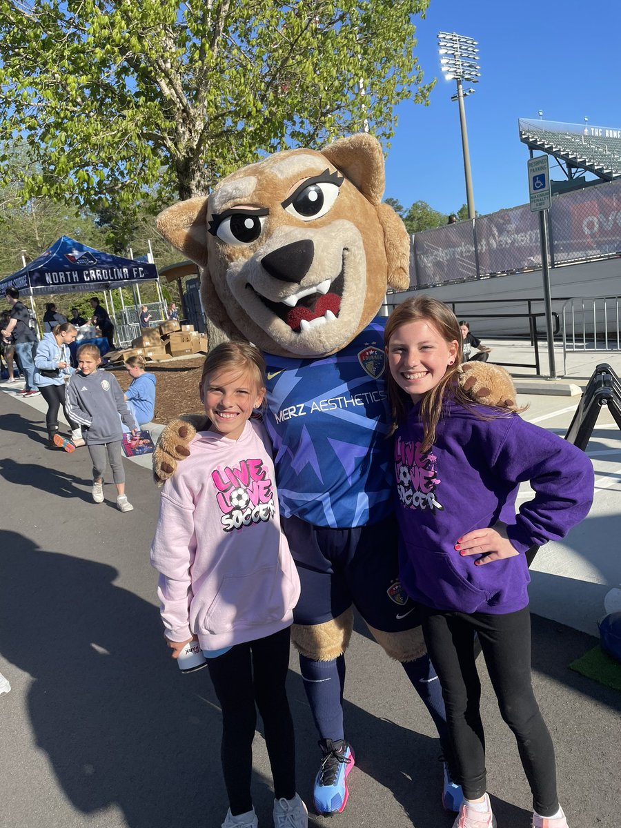 mwharrison11's tweet photo. Courage Night with my daughters Soccer Team! Always awesome to see our home team and watch former USA World Cup players 🙌🏼⚽️#carolinacourage #soccermomlife https://t.co/YwNyMn9gyN
