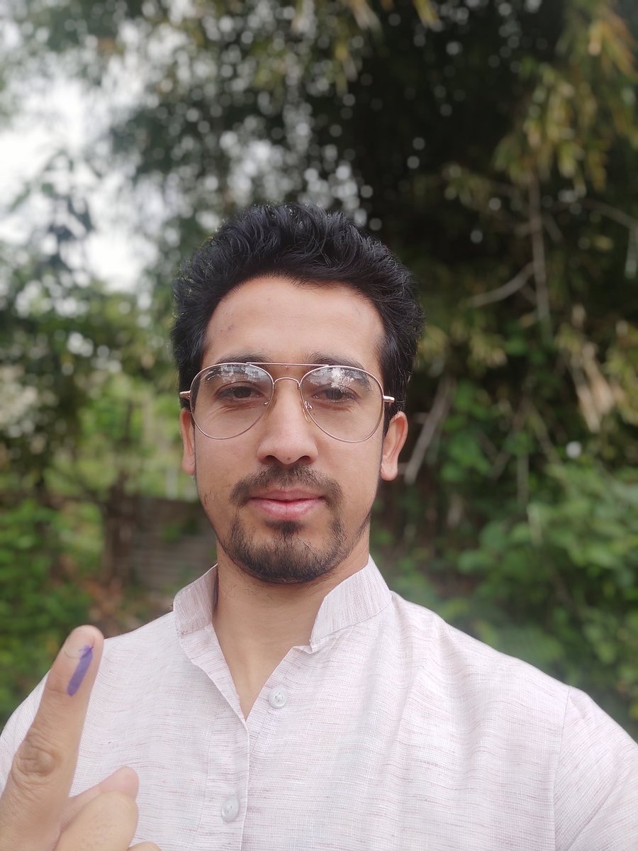 Worst experience at the polling station #Uchapind no electricity, heavy rain, no proper shelter, no arrangements for differently abled persons <a href="/ECISVEEP/">Election Commission of India</a> <a href="/DailyExcelsior1/">Daily Excelsior</a>