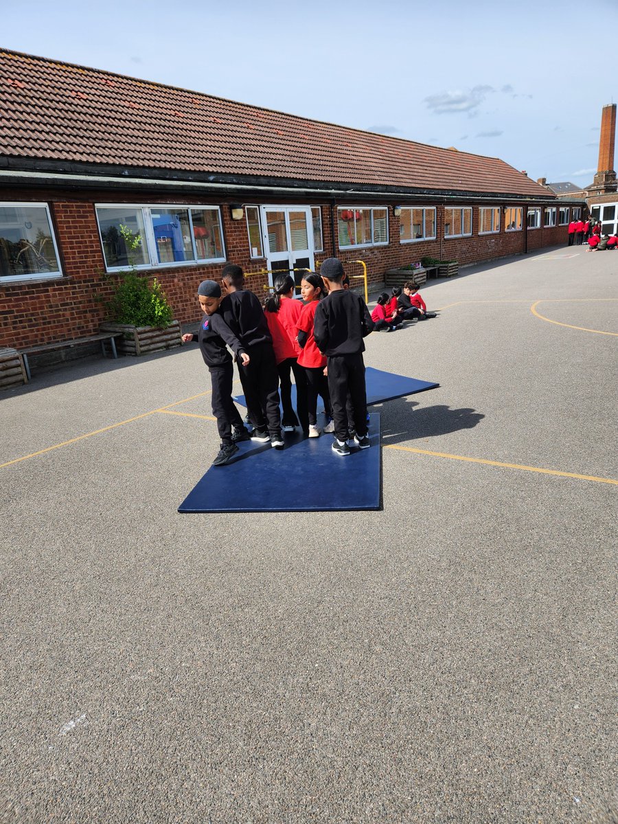 ✨4X worked as a team to solve problems in PE! 🤩 #year4 #PE #problemsolving #teamwork #dreamteam #teambuiliding #motivation #joy #success #MJS