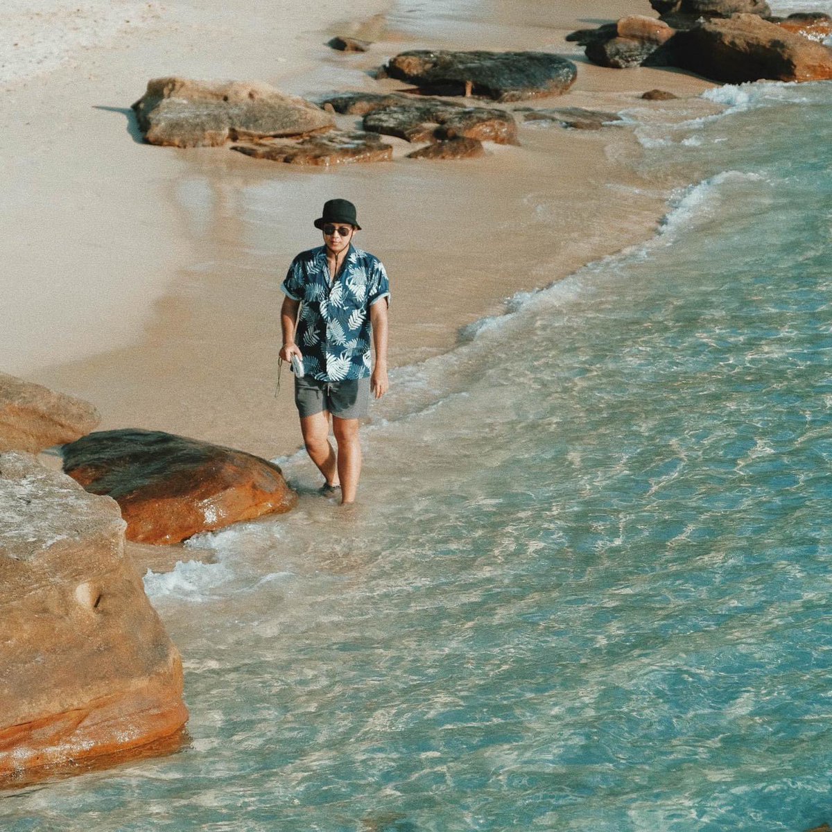 widsawaphatiew's tweet photo. ความสุขมีด้วยกันหลายรูปแบบ
แต่ “การไปเที่ยว” คือความสุขของเรา 🌊🌴😍

พิกัด : หาดตะเภา เกาะกูด
#kohkood #sea #วิศวะพาเที่ยว @Review_Thailand https://t.co/fnhAdLJ7aw