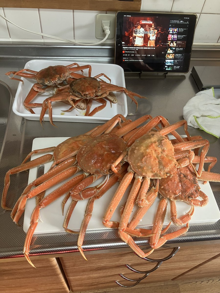 Zn_APEX's tweet photo. きまぐれクックのカニ2キロ買ったー https://t.co/9dRhoQvYNW