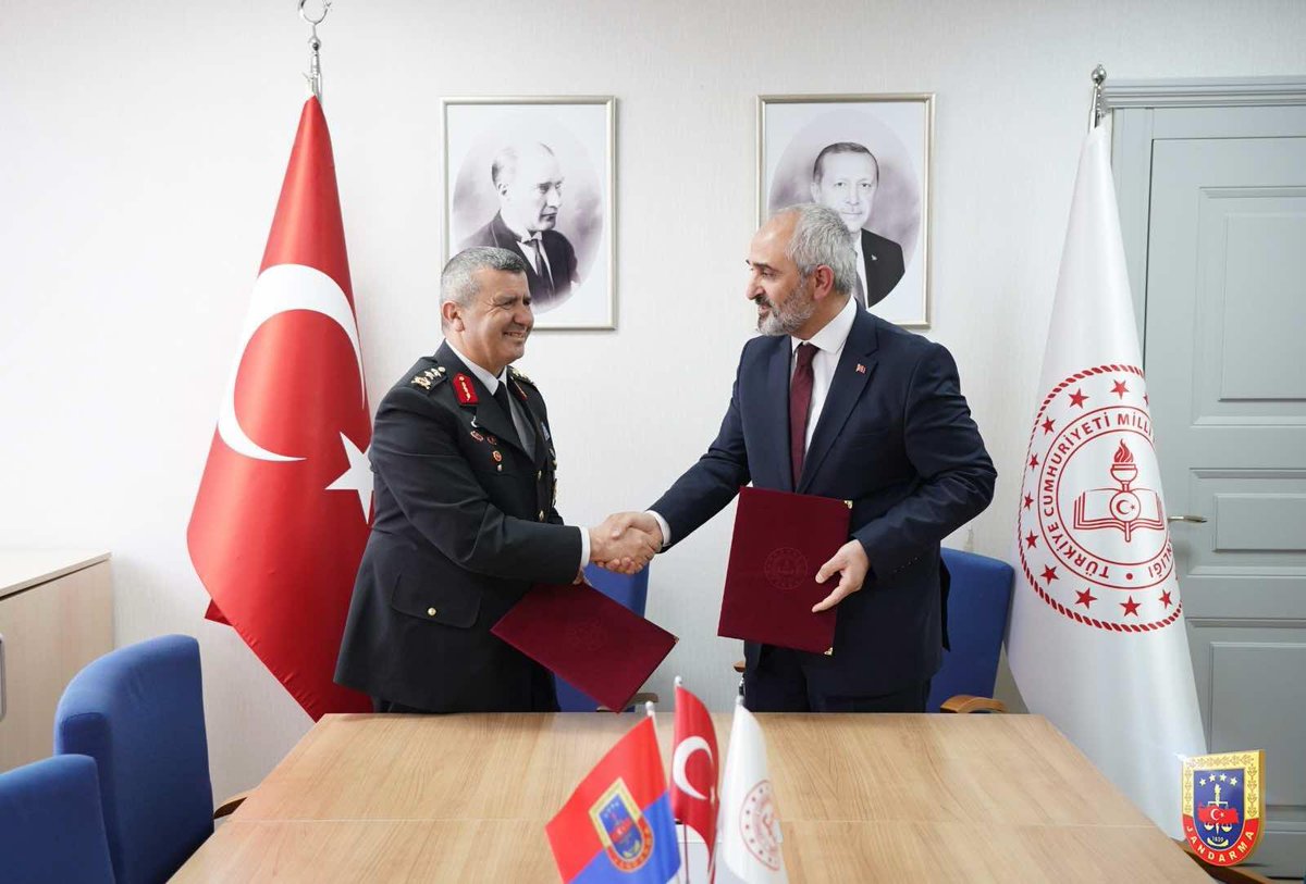 Jandarma Lojistik Komutanlığı bakım ve üretim atölyelerinde görev yapan lojistik alt branşlı personelin yeteneklerinin artırılması maksadıyla; T.C. Milli Eğitim Bakanlığı Mesleki ve Teknik Eğitim Genel Müdürlüğü ile Jandarma Lojistik Komutanlığı arasında "Mesleki Eğitim İş