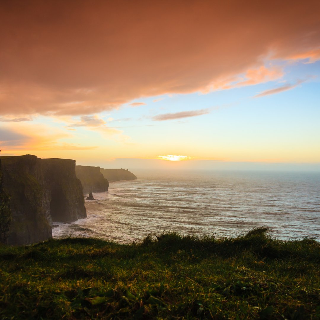 Mythical cliffs: Moher, where ancient legends intertwine. 🏰📜

📍Cliffs of Moher, Co Clare

Courtesy of Voyagerix

#wildatlanticway #ireland #wildrovertours   #cliffsofmoher #wildroverdaytours