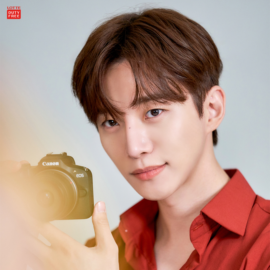 lottedfs_global's tweet photo. #롯데면세점 #LOTTEDUTYFREE #LDF #DutyFree #면세점 #인터넷면세점 #롯데면세권 #이벤트 #EVENT #whats_in_my_baggage #whatsinmybaggage #whats_in_my_bag #whatsinmybag #이준호 #LEEJUNHO #비하인드 #비하인드컷 https://t.co/C4o4QOX0av