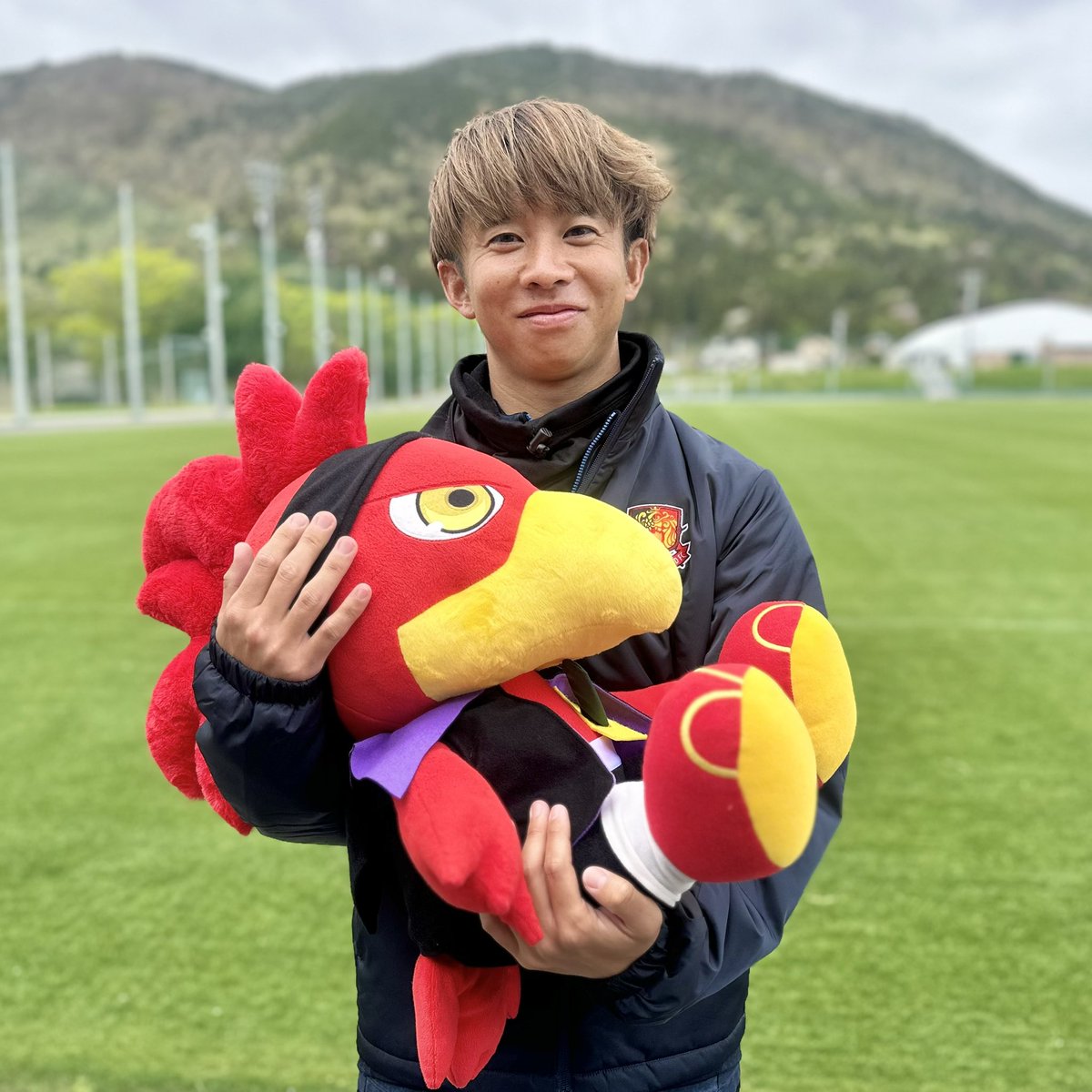 fufc_staff's tweet photo. ／
#針谷岳晃 選手
第一子誕生のお知らせ👶🏻🩷✨
＼

タケ、おめでとう☺️👏🏻㊗️🎉✨✨

「大宮戦ではゆりかごのパフォーマンスができるように、そして、勝利を喜び合えるように全力で戦います！」

コメント全文はこちら▼
https://t.co/bIOcDOYCa0

@take_harigaya 
#福島ユナイテッド https://t.co/YUYNhQrjv7