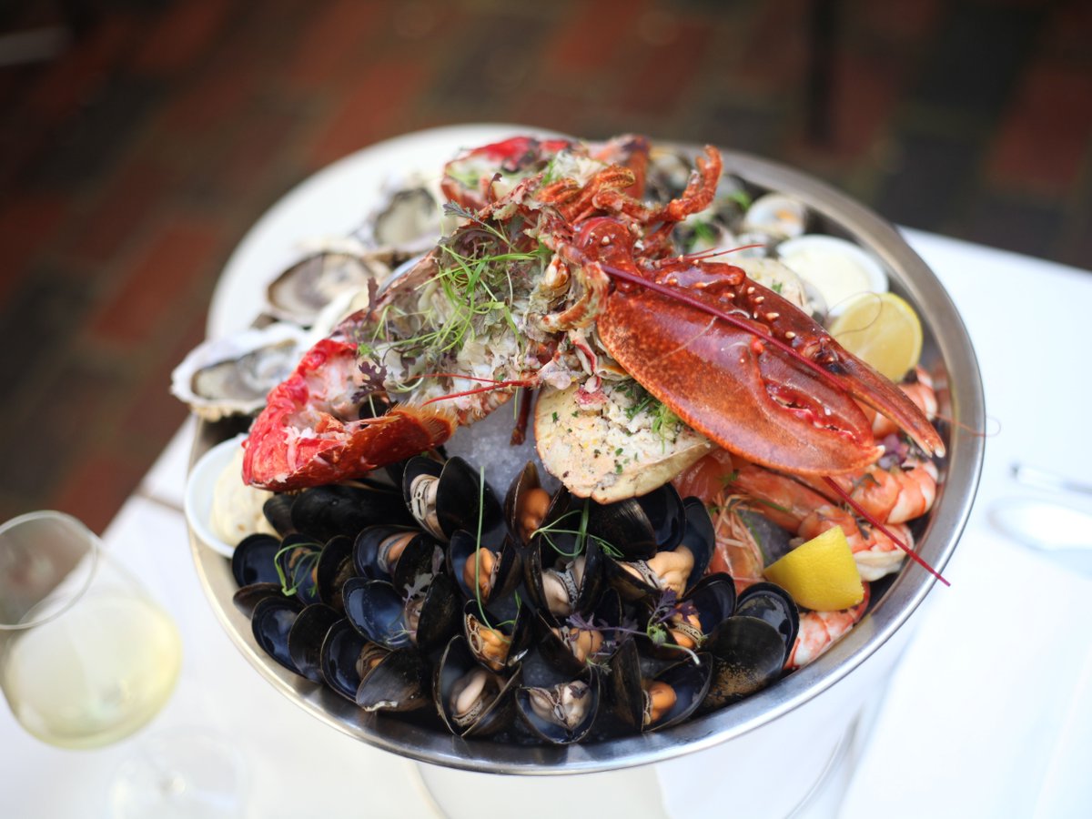 Dine with us today or next Friday to enjoy 15% off any hot or cold sharing platter (or seafood stew) with a free glass of fizz. See our website for the full Ts & Cs. Book a table now to make sure you don't miss out! #englishs #englishsofbrighton #seafoodplatter