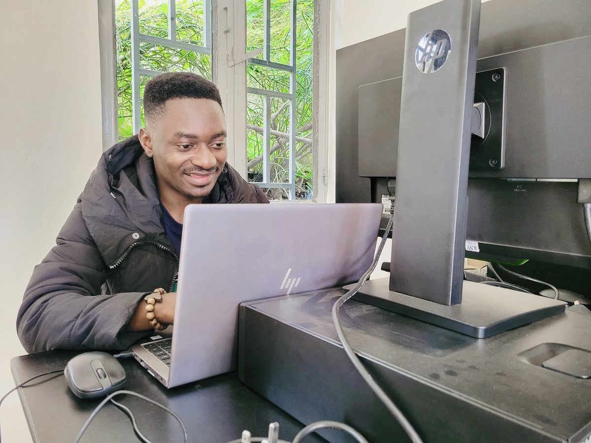 _UnleashedUG's tweet photo. 💵 Exciting news!!

As we speak we do!

Ruphin Kungwa, a participant from the U-Lab, has earned his first 100,000Ugx from the data entry skill acquired with us in just 7h in his first month of study

This is one example of hundreds #digital jobs we want to create with #refugees https://t.co/Xs7zE04kKi