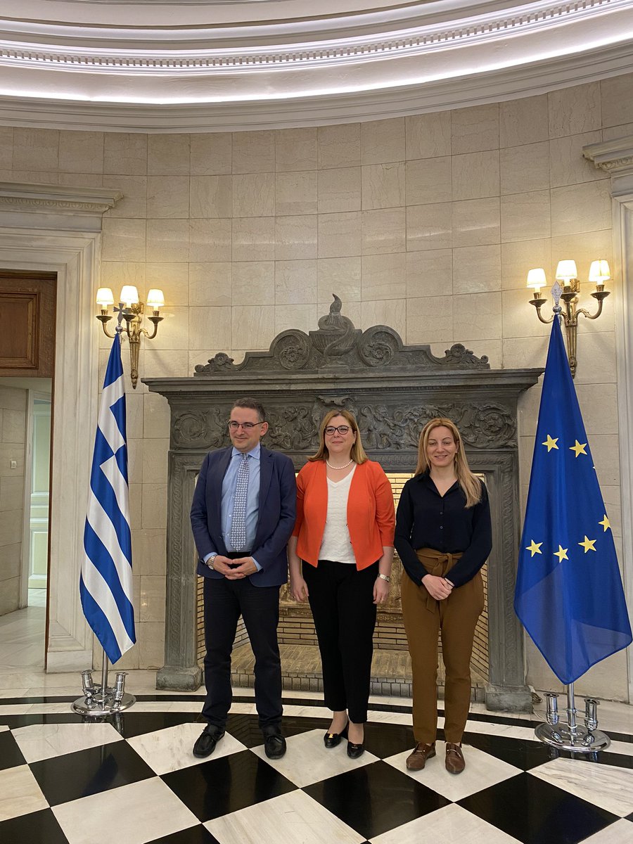 Excellent meeting on quality of lawmaking with 🇬🇷 SG to the Prime Minister Stelios Koutnatzis and Christina Tsakona, SG for Legal Affairs. #TSI and @EU_reforms were instrumental in building capacity at the Presidency and in ministries to improve effectiveness of legislation.