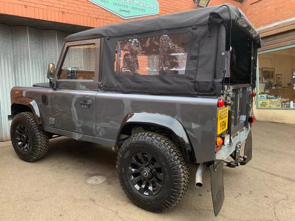 Ad:  Land Rover Defender 90 200tdi
On eBay here -->> ow.ly/NWaA50RjyTt

 #LandRoverDefender #Defender90 #200tdi #4x4Adventure #CarForSale