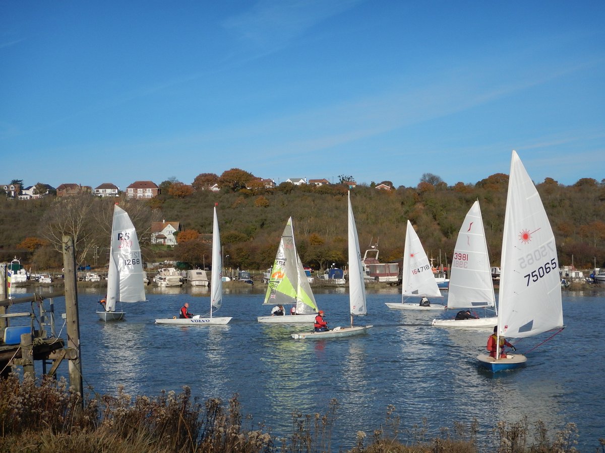 We're currently expecting 13 events, including Benfleet Yacht Club's 'Fun on the Water' to take place on the tidal Thames this weekend 📆 ➡️ hubs.la/Q02sTDBm0 Photo: Benfleet Yacht Club #DestinationThames #ActiveThames #RiverThames #London #Kent #Essex #ThamesEstuary
