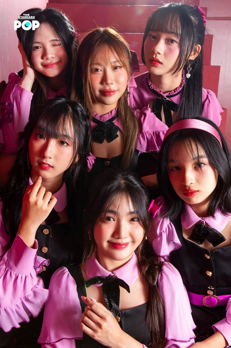 To be honest, the photo frames for this interview are all my loves 555556
#JanryBNK48
#PandaBNK48
#PalmmyBNK48
#EmmyBNK48
#MeanBNK48 
#MarineBNK48