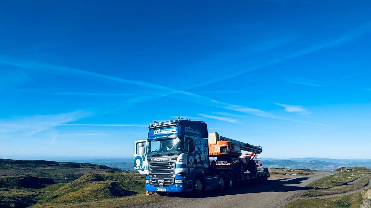 Some cracking shots of one of our JLG 1350SJ's taken on a recent delivery! 📸🤩 Whatever your requirements, wherever your requirements, you can depend on Hire Safe Solutions to provide a first-class service each and every time.