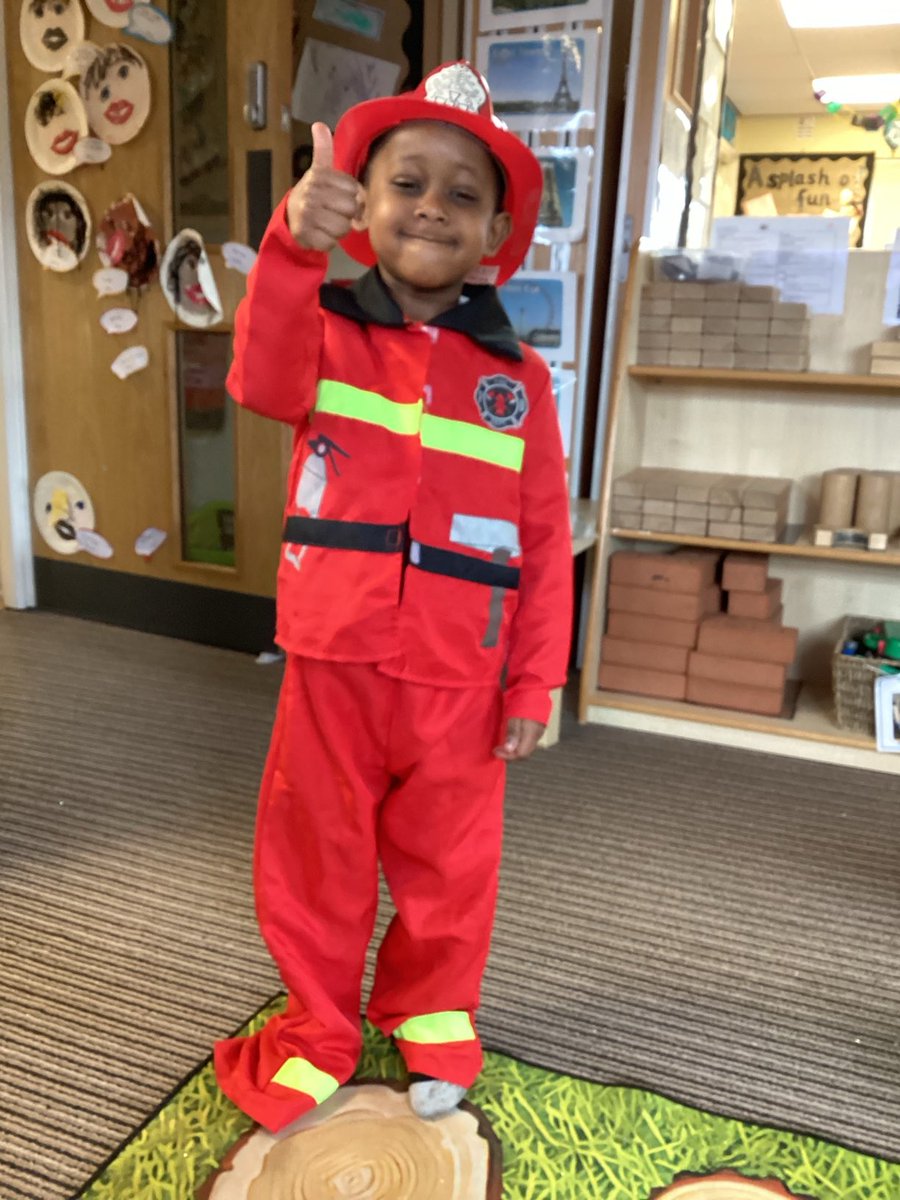 We are always ready for an emergency in our Nursery with the in-house Firefighter at hand! ⁦⁦@Vision_M_A_T⁩ #EYFS