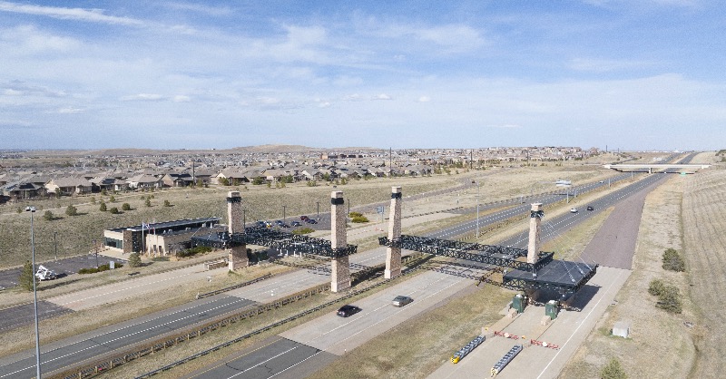 #VINCI finalise l’acquisition de 100 % de la section Northwest Parkway - section à péage de 14 km - du périphérique de Denver aux États-Unis. Le Groupe déploiera également ses initiatives en matière d’environnement. @VINCIConcess ⤵️ vinci.com/vinci.nsf/fr/c…