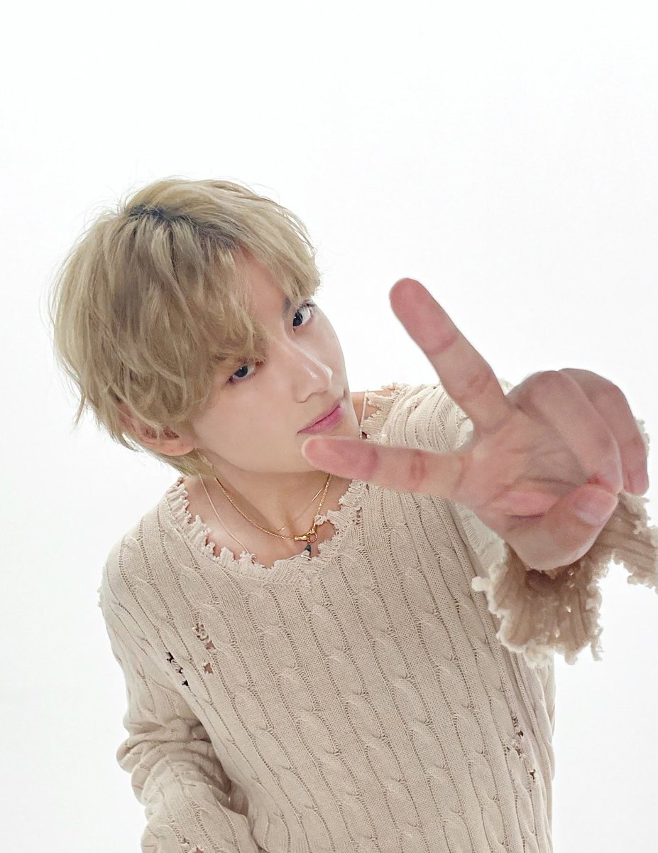 luv_kimv486's tweet photo. 뷔가 좋은 이유....1
꾸준히 잘생김 https://t.co/Rb5U3wjXH2