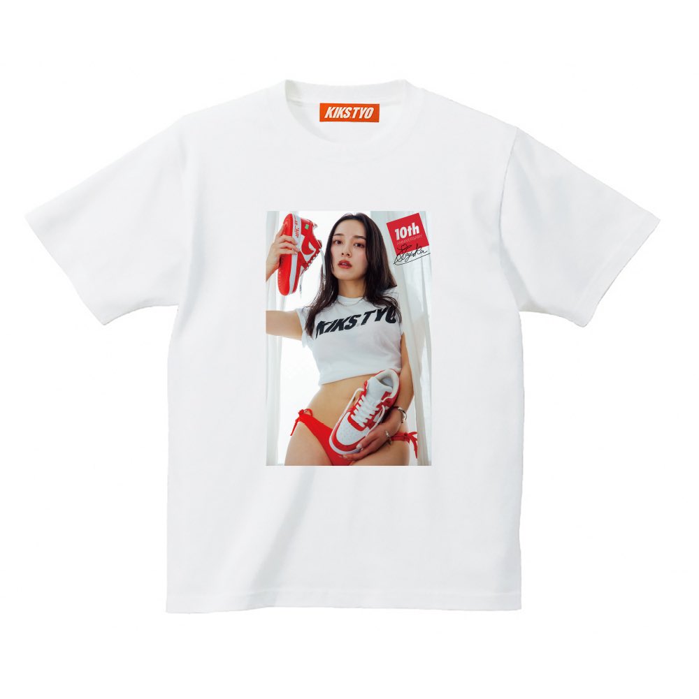 KIKSTYO's tweet photo. NEW KIKS GIRLS TEE!!!
人気のKIKS GIRLS TEEに新作が登場!!!
今回のモデルは、都丸紗也華さん。
注）こちらの商品は予約商品です。
New KIKS GIRLS Tees featuring Sayaka Tomaru available now online at https://t.co/FHkQbO31r9 (Japan) and https://t.co/ErIIw2GBZo(International). https://t.co/pkmc1ruPOF
