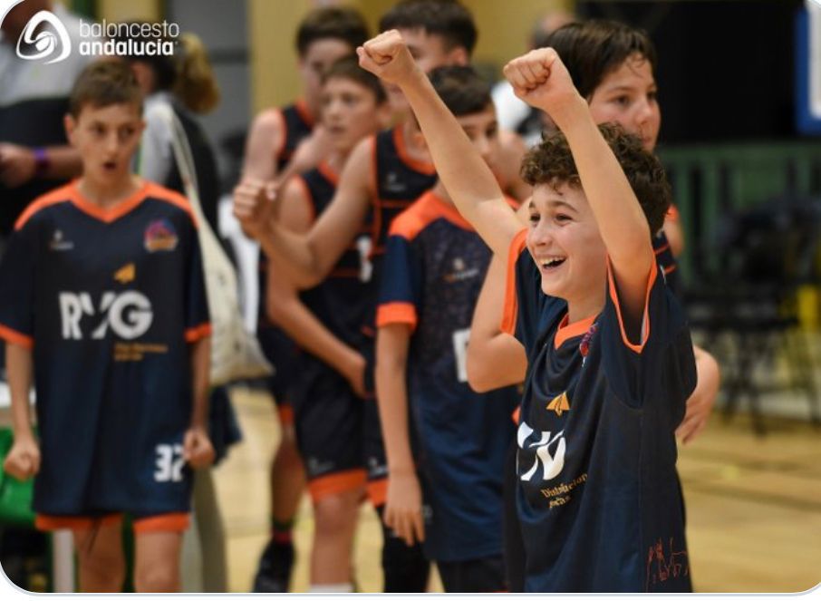 cbccordoba's tweet image. Abrimos 🧵sobre una de las mejores generaciones que ha dado nuestro club en toda su historia.

𝗦𝗘 𝗧𝗥𝗔𝗧𝗔 𝗗𝗘 𝗟𝗔 𝗚𝗘𝗡𝗘𝗥𝗔𝗖𝗜Ó𝗡 𝟮𝟬𝟭𝟭 🔝

Vamos a empezar por el final. Triunfo en el Torneo Cosmos ante @albaberlin, club de @EuroLeague. Victoria de gran prestigio.