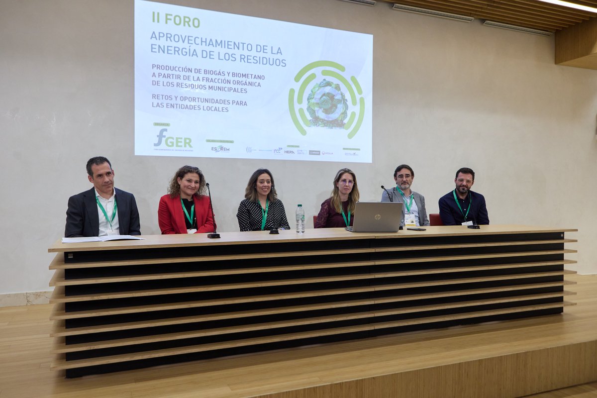 FCC_MA's tweet photo. Aránzazu Alonso, directora de la Planta de Biometanización Las Dehesas, participa en una mesa de debate en el marco del II Foro de Aprovechamiento de la Energía de los Residuos #FAER, donde ha presentado la planta y su transformación para el tratamiento de la #FORS de Madrid. https://t.co/iJoPe26VnH
