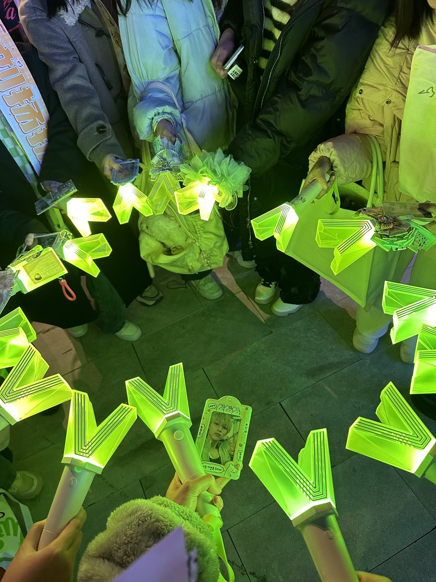 yellowvvvvv's tweet photo. leekbong I will love you forever🫶🏻⭐ https://t.co/2O0ziACQOd