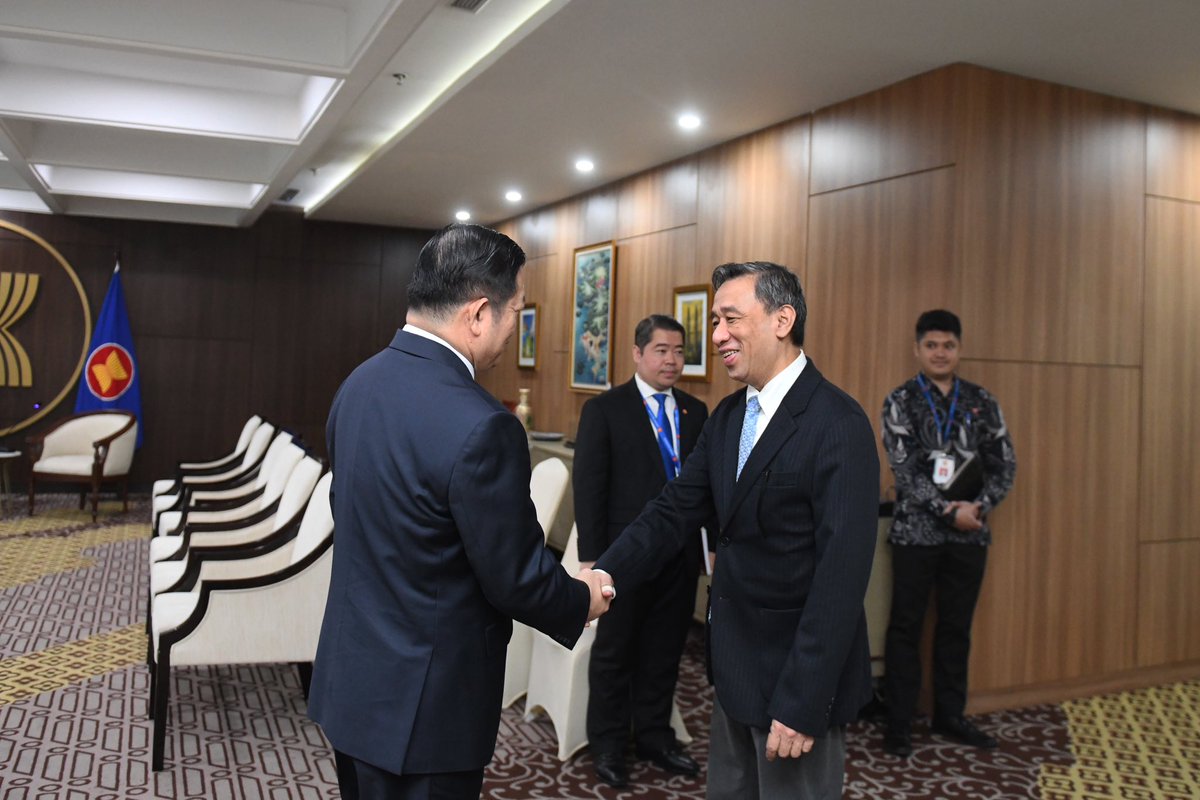 SecGen of ASEAN Dr Kao Kim Hourn met with Permanent Representative of the Republic of the Union of Myanmar Ambassador Aung Myo Myint to ASEAN to exchange views on current developments in ASEAN at the ASEAN Headquarters.