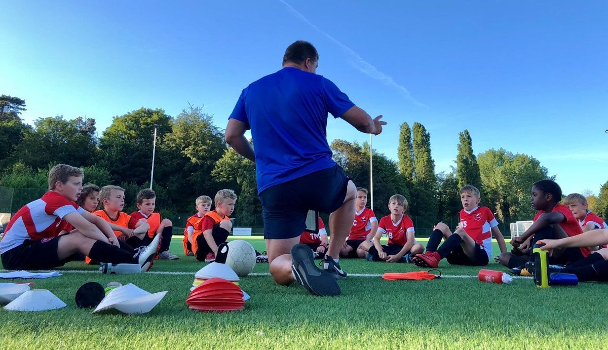 Everyone across youth football in the county can now access @EnglandFootball's fantastic Welfare Directory, which is packed with excellent articles and resources specifically tailored to young players' development, health and wellbeing. 👉 buff.ly/4aERApW