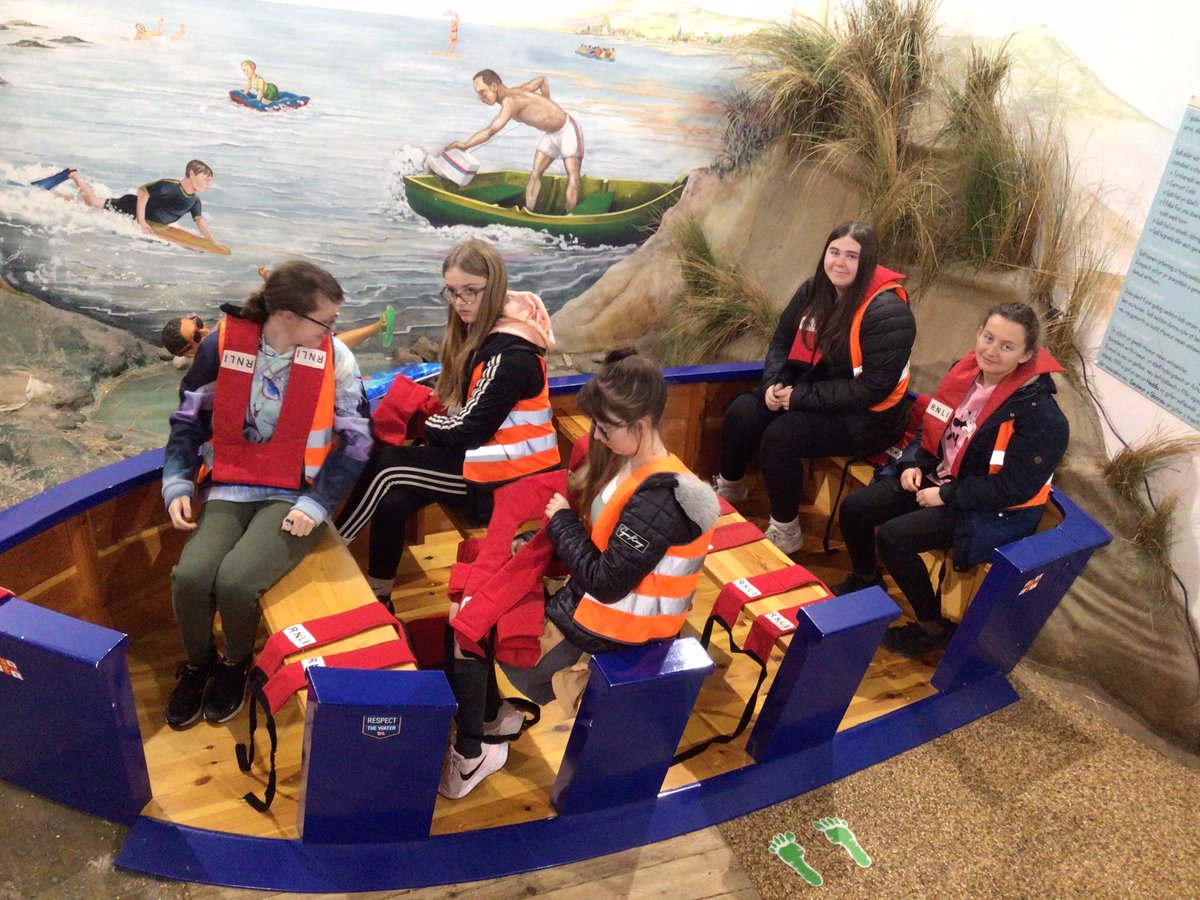 TirMorfa's tweet photo. Famau has been learning about safety at home, in the local environment, at the beach, at the train station and when crossing the road @DangerPointLtd #ytmfamau #ytmHCI #ytmACL #ytmEIC https://t.co/xCcMov91PC