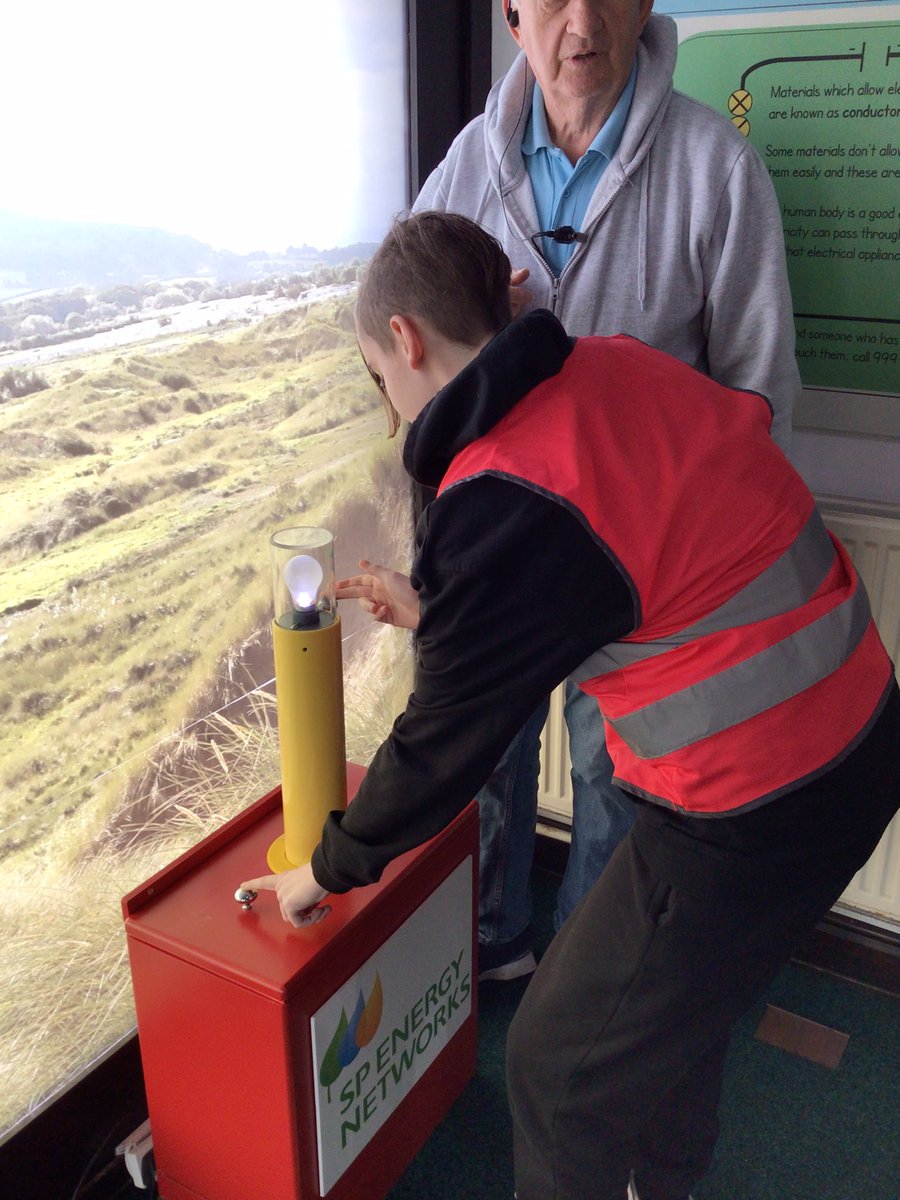 TirMorfa's tweet photo. Famau has been learning about safety at home, in the local environment, at the beach, at the train station and when crossing the road @DangerPointLtd #ytmfamau #ytmHCI #ytmACL #ytmEIC https://t.co/xCcMov91PC