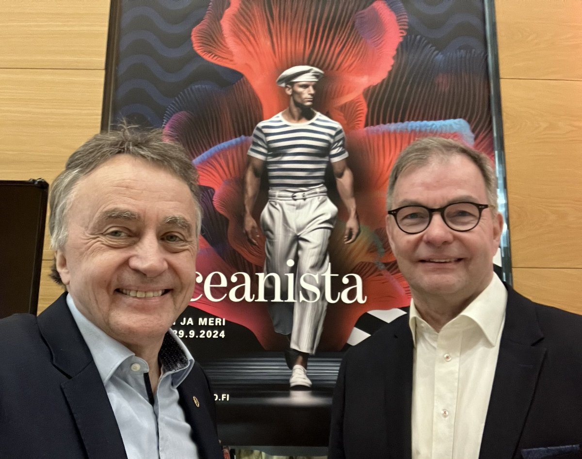 heimonma's tweet photo. Kotkan merimuseo Vellamon Oceanista-näyttely: muoti ja merenkulku 🛟. Hienon näyttelyn avajaisissa myös #KansallismuseonYstävät, @NatMuseum_FI, #Vellamo, #Kotka https://t.co/RwOwf79IOE