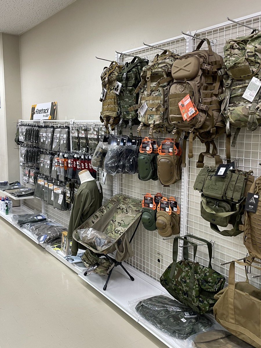 M_Factory_M's tweet photo. 訓練用品専門店(駐屯地内)OPENのお知らせ

駒門駐屯地ナックマスダ店が4月15日からOPENしました。

また明日、4月20日(土)は駒門駐屯地、北富士駐屯地にて創立記念行事が行われますので一般開放となります。
両駐屯地の屋外にて出店もしますので、ご興味のある方は遊びに来て下さい。 https://t.co/LySqya7m0T