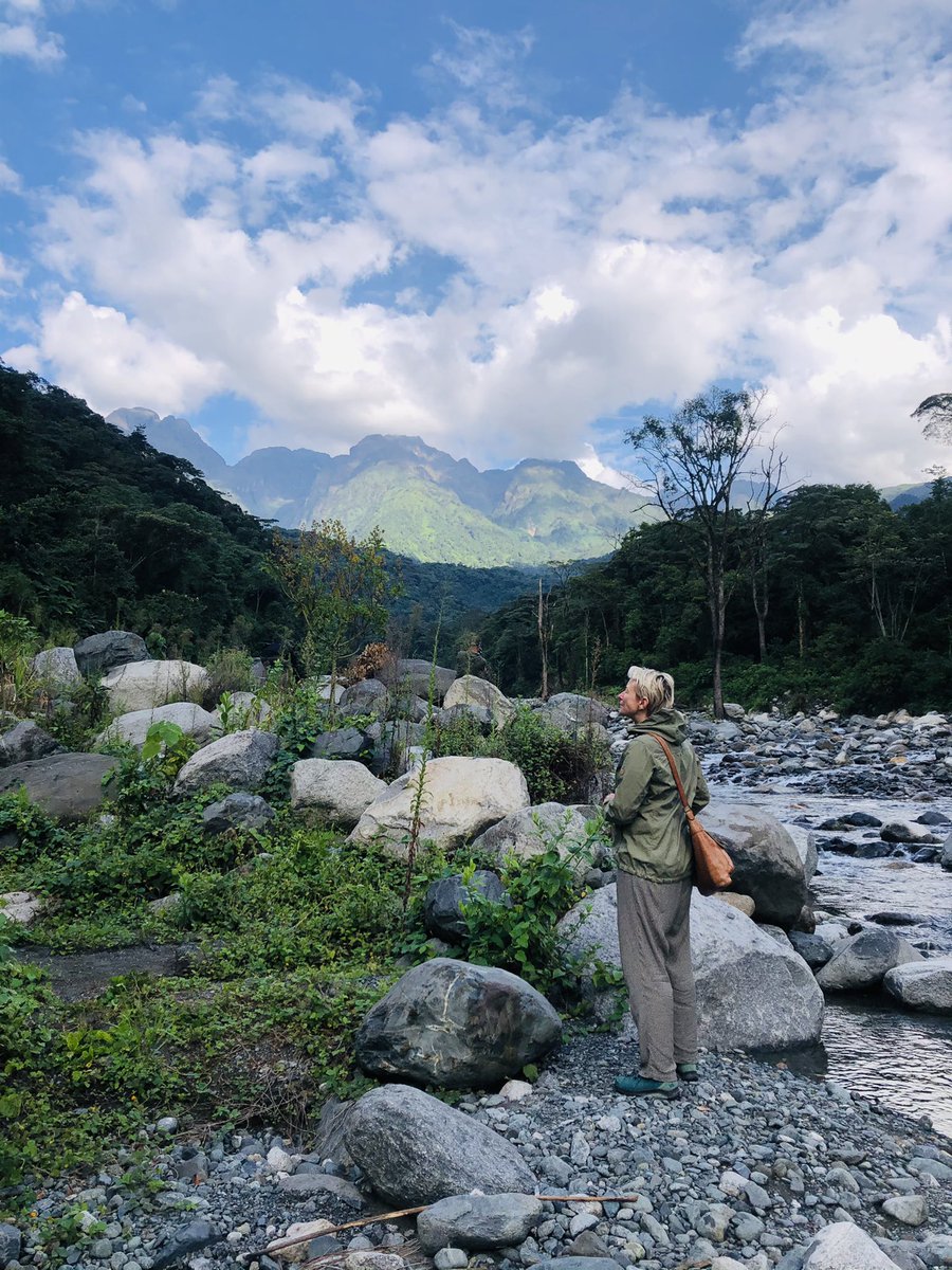 Imagine the feeling @sophie was exposed to. Magnificent views with a cool breeze 👌. Everyone deserves a better environment and so it’s everyone’s duty to better the environment. Take a single Action and do something to save Mother Nature.