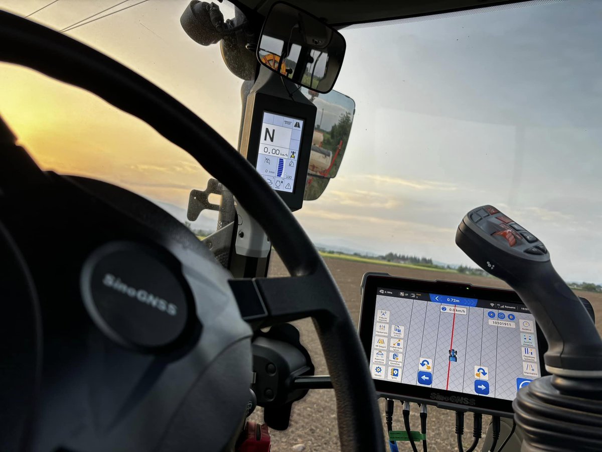 With #AG502 Autosteer System, farmers can sow, fertilize, and irrigate with high precision. While reducing production costs, this improves agricultural production efficiency and quality.
Photos come from Giwrgos Okaoglou
#SinoGNSS #farming #precisionfarming  #autosteer #steering