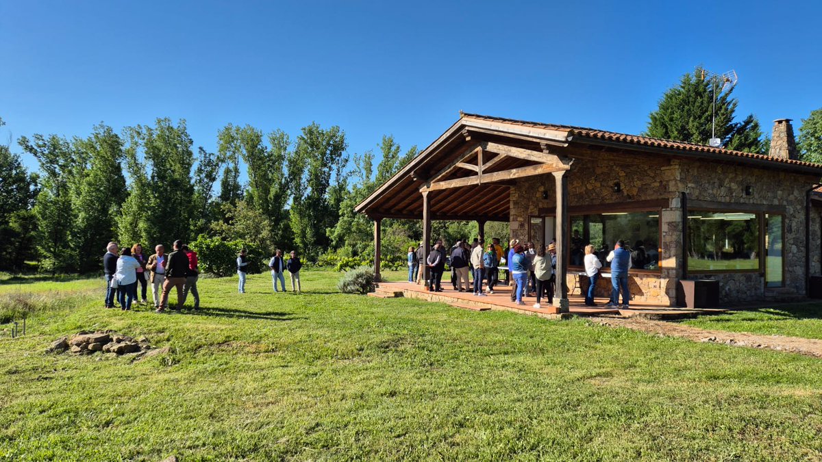 VeraAranueloHub's tweet photo. 📢 #JornadaHigo | #Networking previo a la celebración de nuestro evento, en HUB #LVCA 📍
👉 En 10 minutos, ¡comenzamos!
#higo #Extremadura https://t.co/e3SvtapKdq