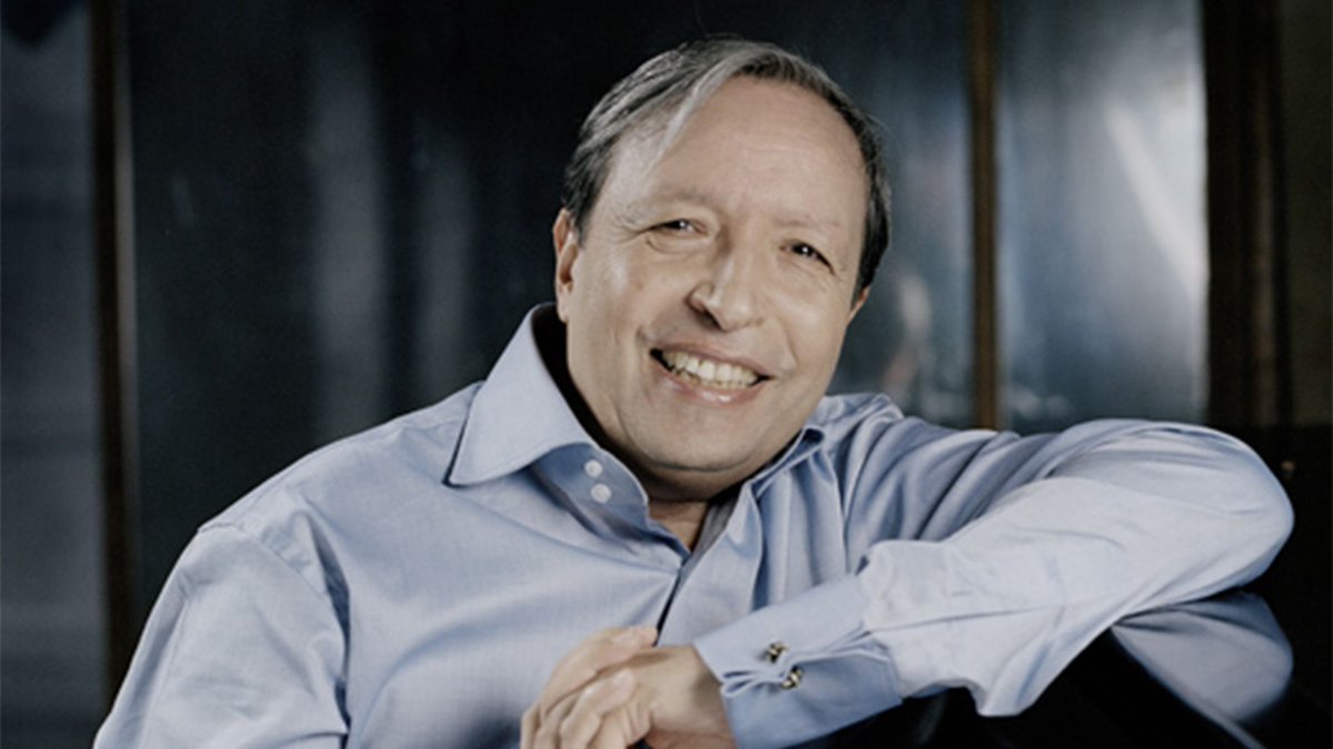 Happy Birthday to our dearest friend and Patron, Murray Perahia. We were deeply moved to hear him return to the stage this week and hear his otherworldly playing again... - the whole Leeds family send our love and warmest birthday wishes! 🎉