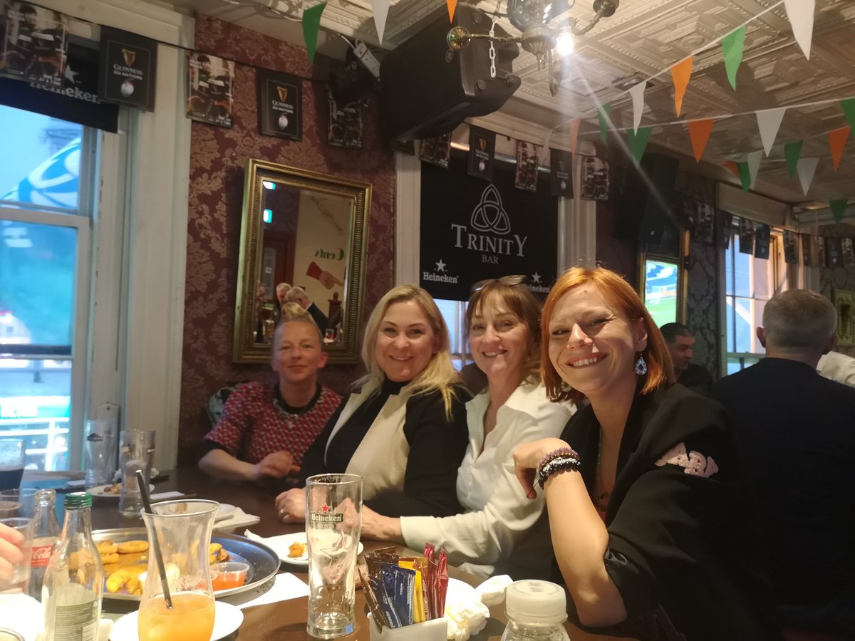 kasiaforest's tweet photo. Wczoraj miałyśmy przyjemność świętować kobiecą siłę w sercu Dublina @ Trinity Bar Venue, podczas @LadiesNightsIE PARTY 💥 To był wieczór pełen inspiracji ♥️ Zgromadziłyśmy się, by cieszyć się muzyką, Finger Food, a przede wszystkim - by wzajemnie się inspirować🍹💃 #Irlandia https://t.co/6pi2Tpk0wB