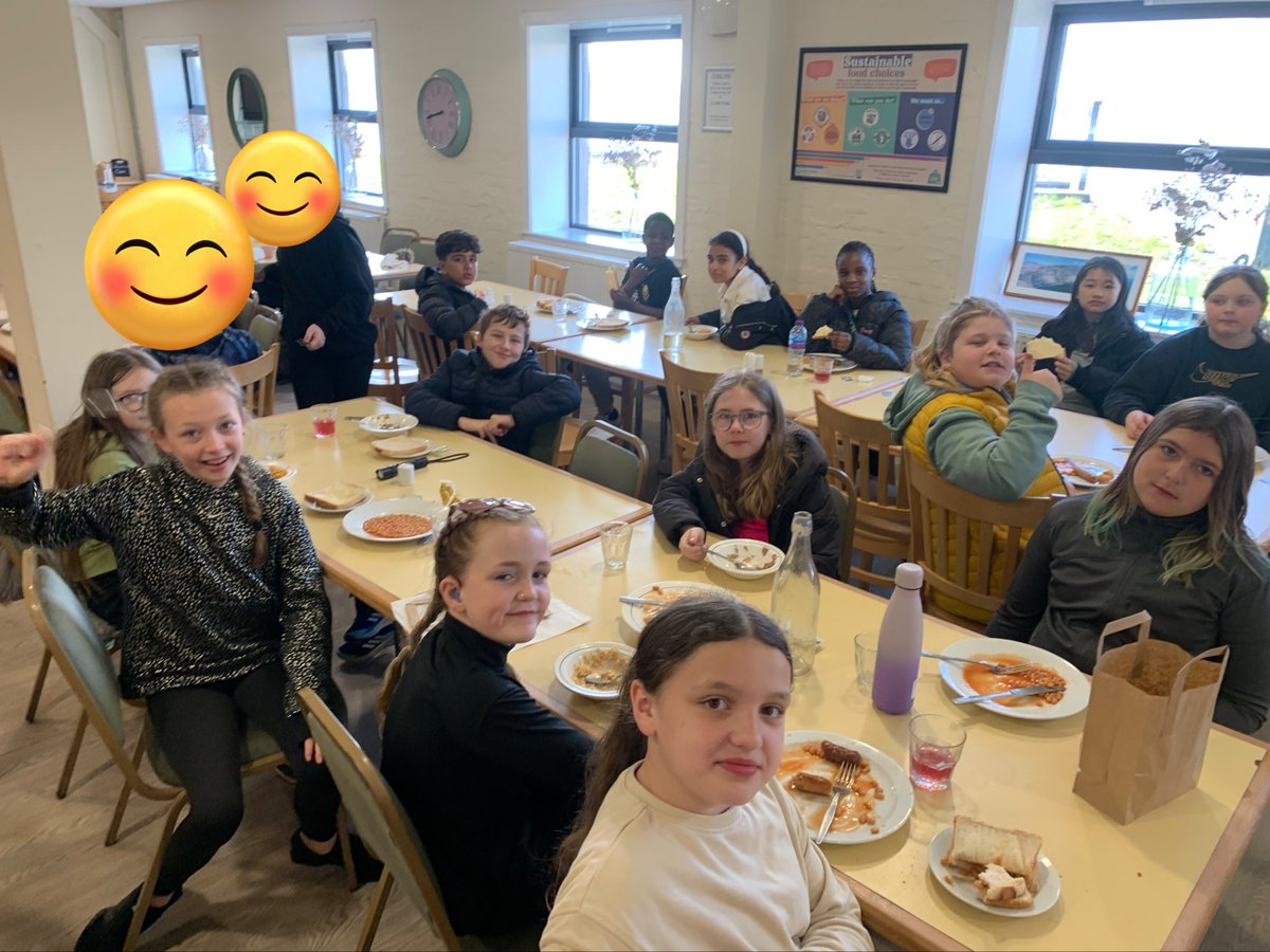 Enjoying our last breakfast together at @FSC_Millport before our final few activities! 🙌🏻