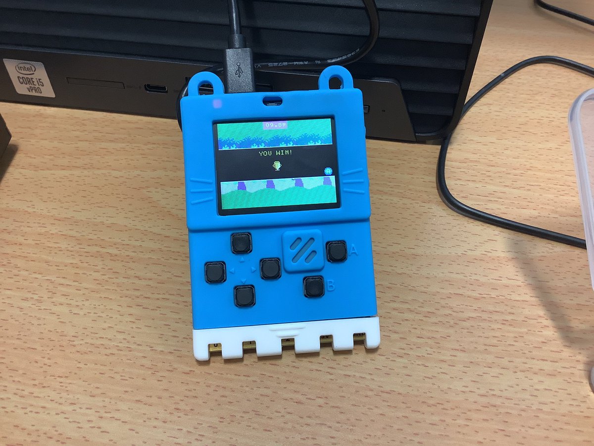 FHSComputing's tweet image. S1 enjoying coding in Makecade Arcade and downloading their completed games onto our @KittenBot1 Meowbits 

#weareFHS #FHSDigiLearn