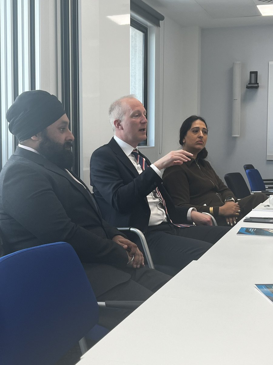 This morning the delegation met with the Chair of the Bar Council, Sam Townsend KC and Adviser Piran Dhillon-Starkings, where they held an insightful discussion on the work of the Bar Council. In addition they discussed barriers to entry and efforts to address diversity.