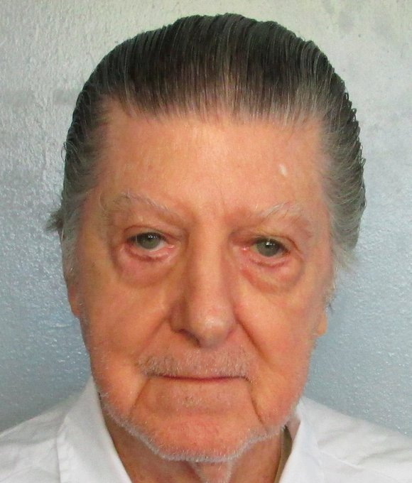 I remember #WalterMoody executed by the state of Alabama on April 19, 2018. Whatever you think about the death penalty, to execute a frail 83 years old man is not what Justice looks like! His execution didn't make the world safer.
#EndTheDeathPenalty