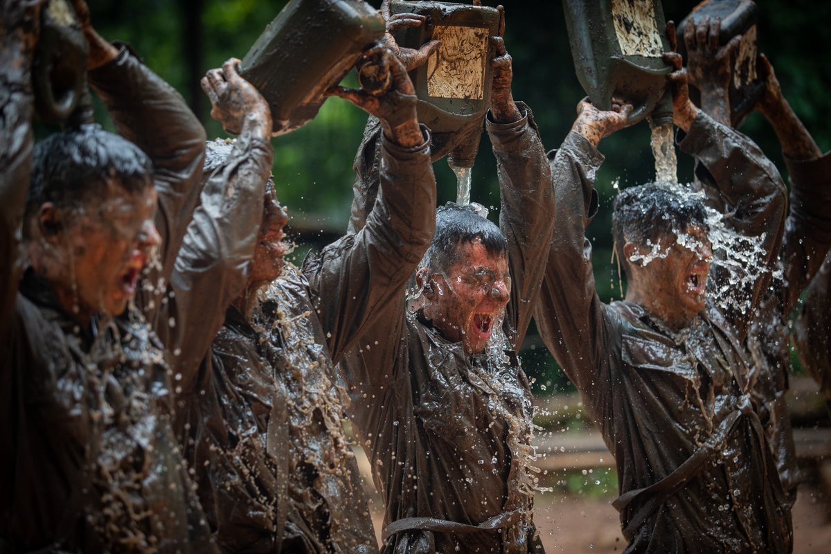 SELVA ! Départ pour le CEFE pour nos élèves-officiers de la 2e brigade de l'École militaire interarmes. Les prochains jours ne seront pas tout à fait une période de repos et de détente… Un conseil à leur donner ? #MondayMotivation --- 📸 : @Chefdecorps3REI