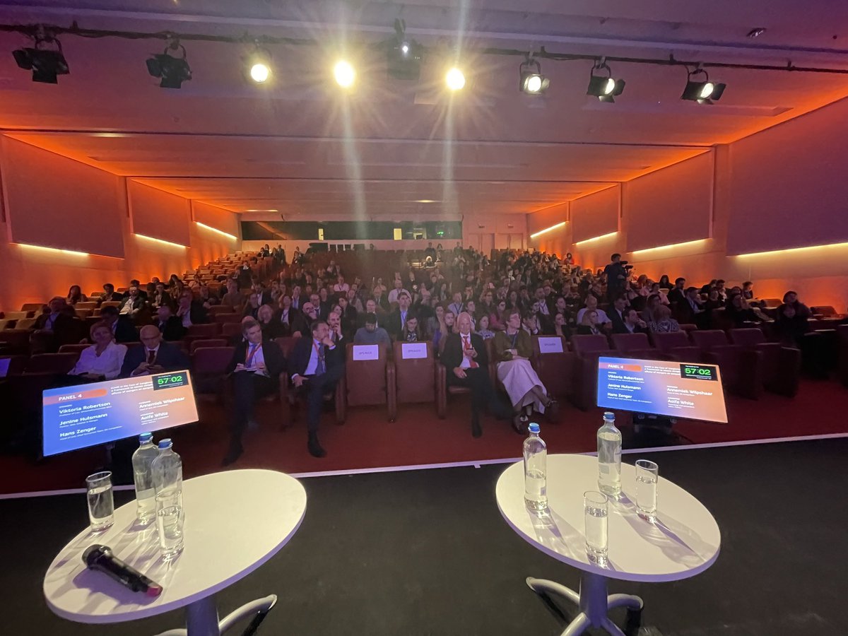 Vicky Robertson tweet media