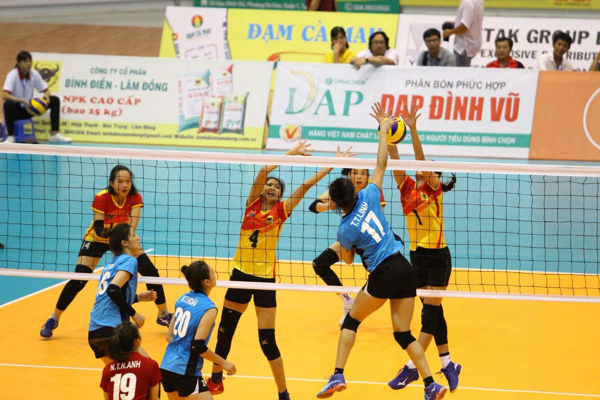 After 4-year hiatus, Binh Dien Cup International Women's Volleyball Tournament to be held in Dak Lak, Vietnam this May
Read more: asianvolleyball.net/new/after-4-ye…
#FIVB #VolleyballWorld #Volleyball #BinhDienCup #VVF #AVC #TVA #AVCVolley #AsianVolleyball #mikasasports_official #StayActive