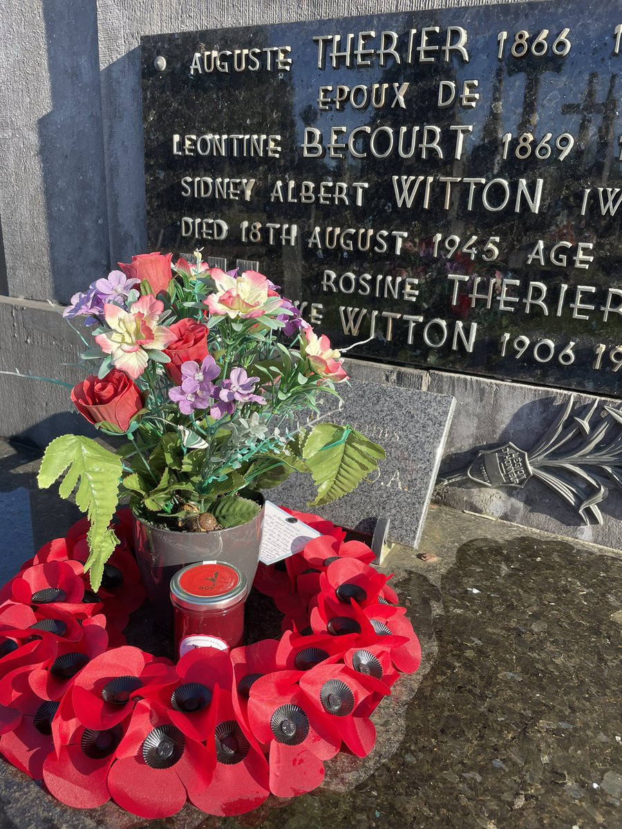 Before leaving Arras, I paid my respects to Rosine and Bert Witton. A wreath and some currant jam from the shop at 25 Rue de Longchamp, the Comet Line HQ where Rosine lived in 1943-4. She made currant jam with her airmen and left 33 jars behind when the Germans raided her house.