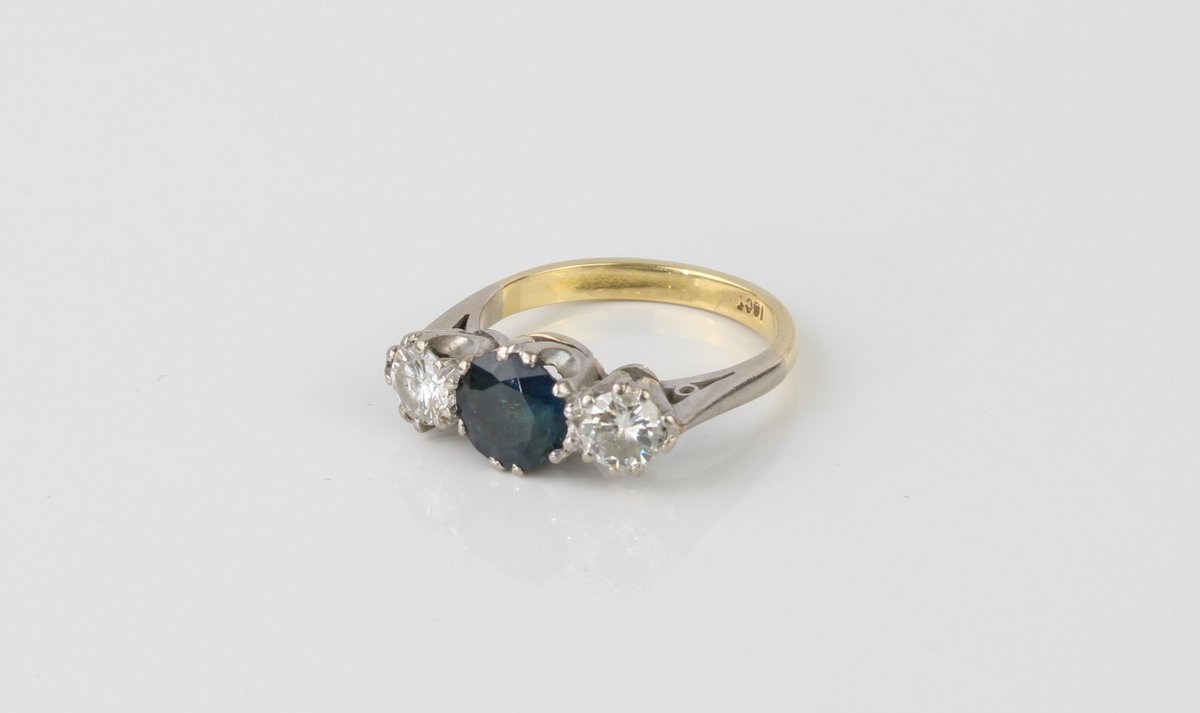 . <a href="/TaylerFletcher/">Tayler & Fletcher</a> 
LIVE #Auction 20th Apr @ 9:30am BST
Take a look at the catalogue &amp; bid LIVE here: bitly.ws/3iexd
#easyliveauction #gold #diamonds #jewellery #gemstones #homedecor #interiordecor #retro #platinum