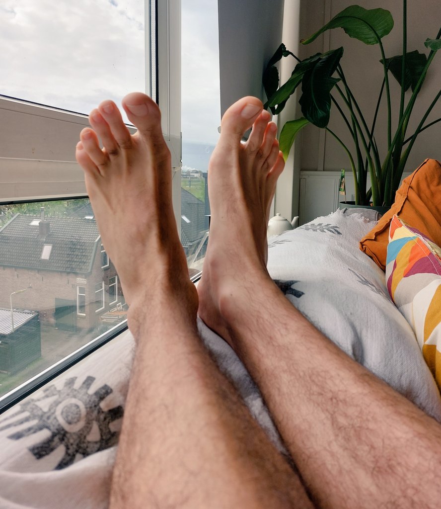 Turcomasculin's tweet photo. Yesterday was a long day. Today my feet need some rest 😉
#malefeet #malefeetworship #feetworship #gayfeet #bigfeet #turkishfeet #malesoles #boyfeet #feetlovers #feetlick #feetsub https://t.co/gblytMew59