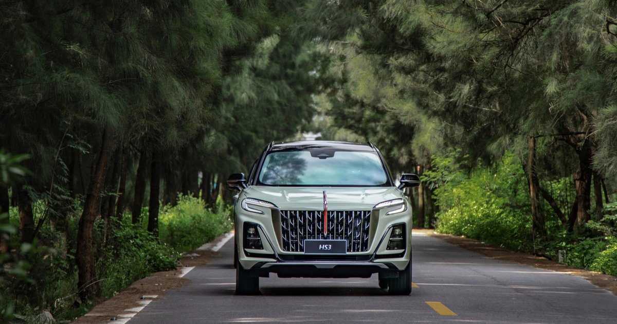 HongqiGlobal's tweet image. Experience seamless control and tranquility as you navigate the road ahead. #HONGQI #HS3 #NewMove 

HONGQI-auto.com/network/networ…