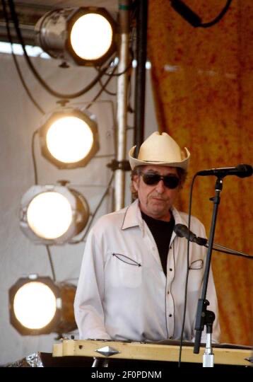 Bob Dylan performs at the New Orleans Jazz and Heritage Festival, 2006. 📸: Charlie Varley. #BobDylan #Dylan