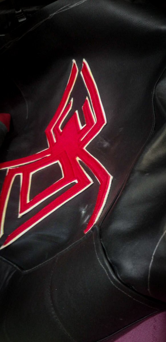 EnzoStark4's tweet photo. WIP VERSION 2 OF MILES MORALES 2020 JACKET

So much love put into this one💯 https://t.co/QRQfxxp93b