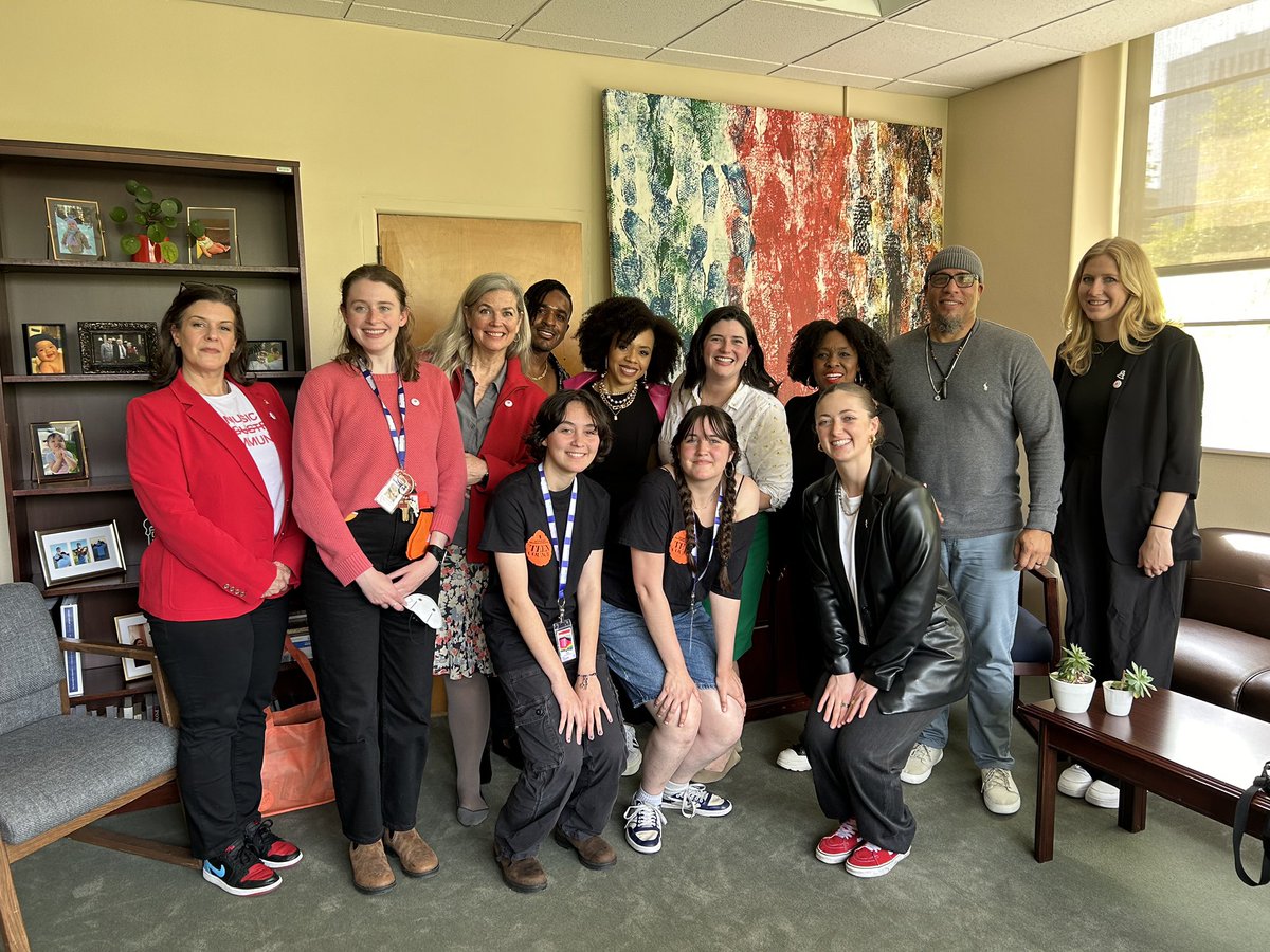 jenjcab's tweet photo. Such a great visit in the office of @RendonAD62 with @ktalbotcomms as part of @CAfortheArts annual Advocacy Day @calmuseums #accm24 #investcaarts #artworkisrealwork #caartsadvocacy #cabudget #fundcaarts https://t.co/jMs9xXoCkN